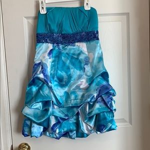 Sequin Hearts Mid-thigh homecoming dress